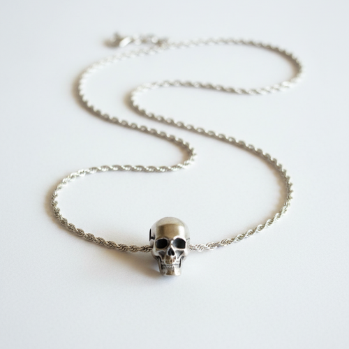 Colgante calavera con cadena turbillón