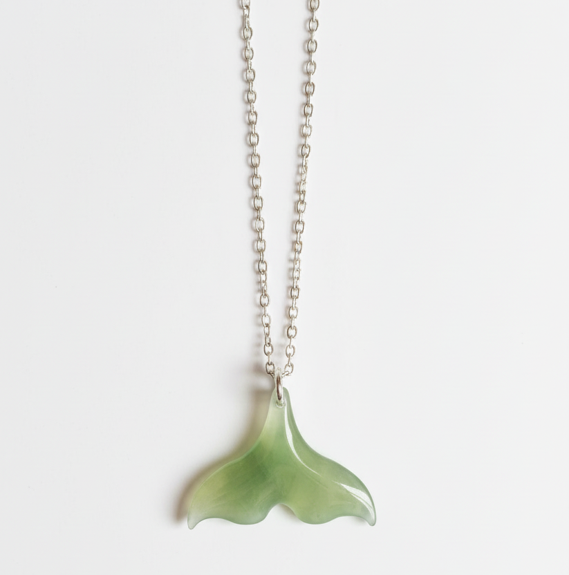 Collar cola de ballena jade mejorado
