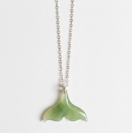 Collar cola de ballena jade mejorado
