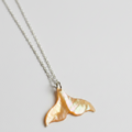 Collar cola de ballena nácar dorado mejorado