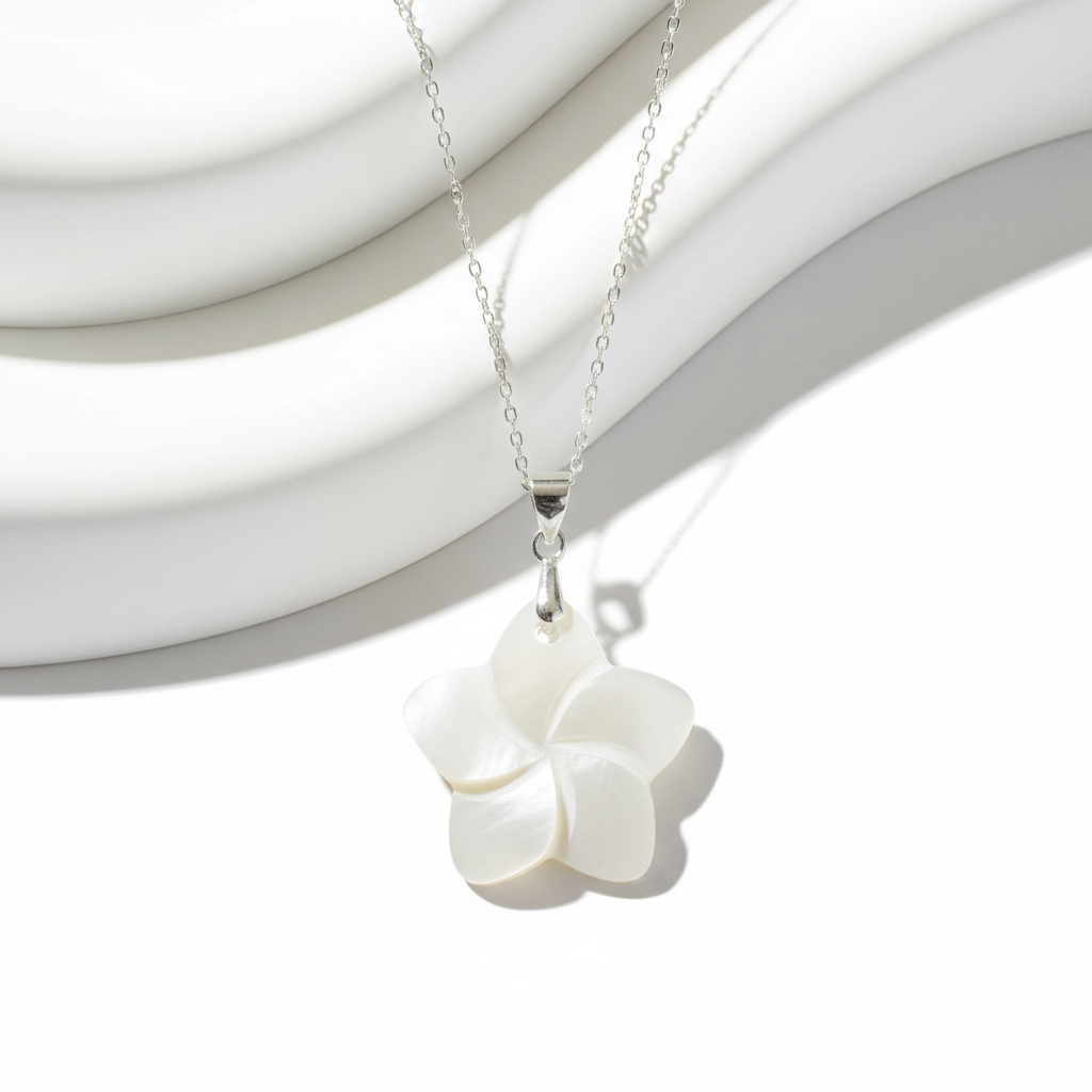 Collar con fondo curvas blancas