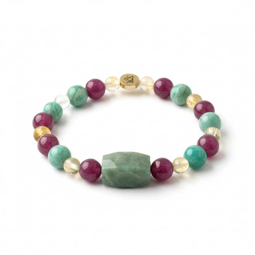 Pulsera multicolor con fondo blanco