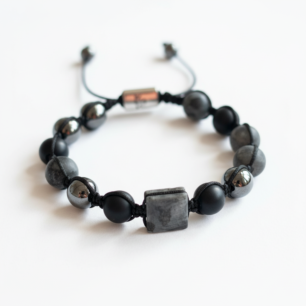 Pulsera negra masculina - fondo blanco